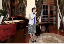 省戏剧协会主席倪惠英演唱《五羊仙子喜重来》
